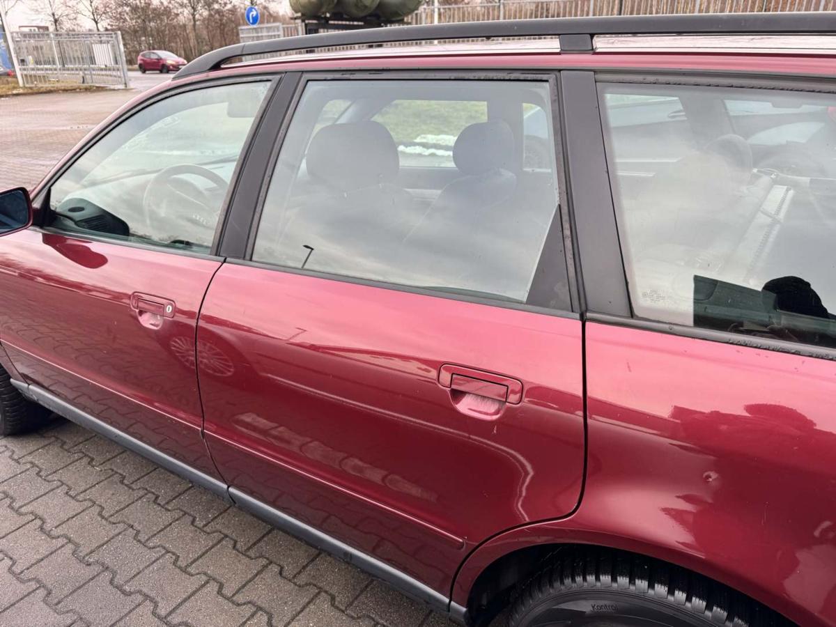 Audi A4 B5 original T&uuml;r hinten links LZ3L Hibiscusrot Kombi Avant Rohbau Bj.1998